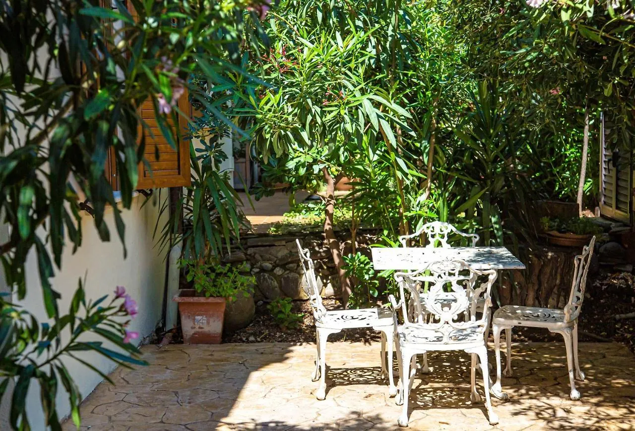 Casa Silvia Marina, Air-Con E Cortile Iun R3673 Apartment Cala Gonone