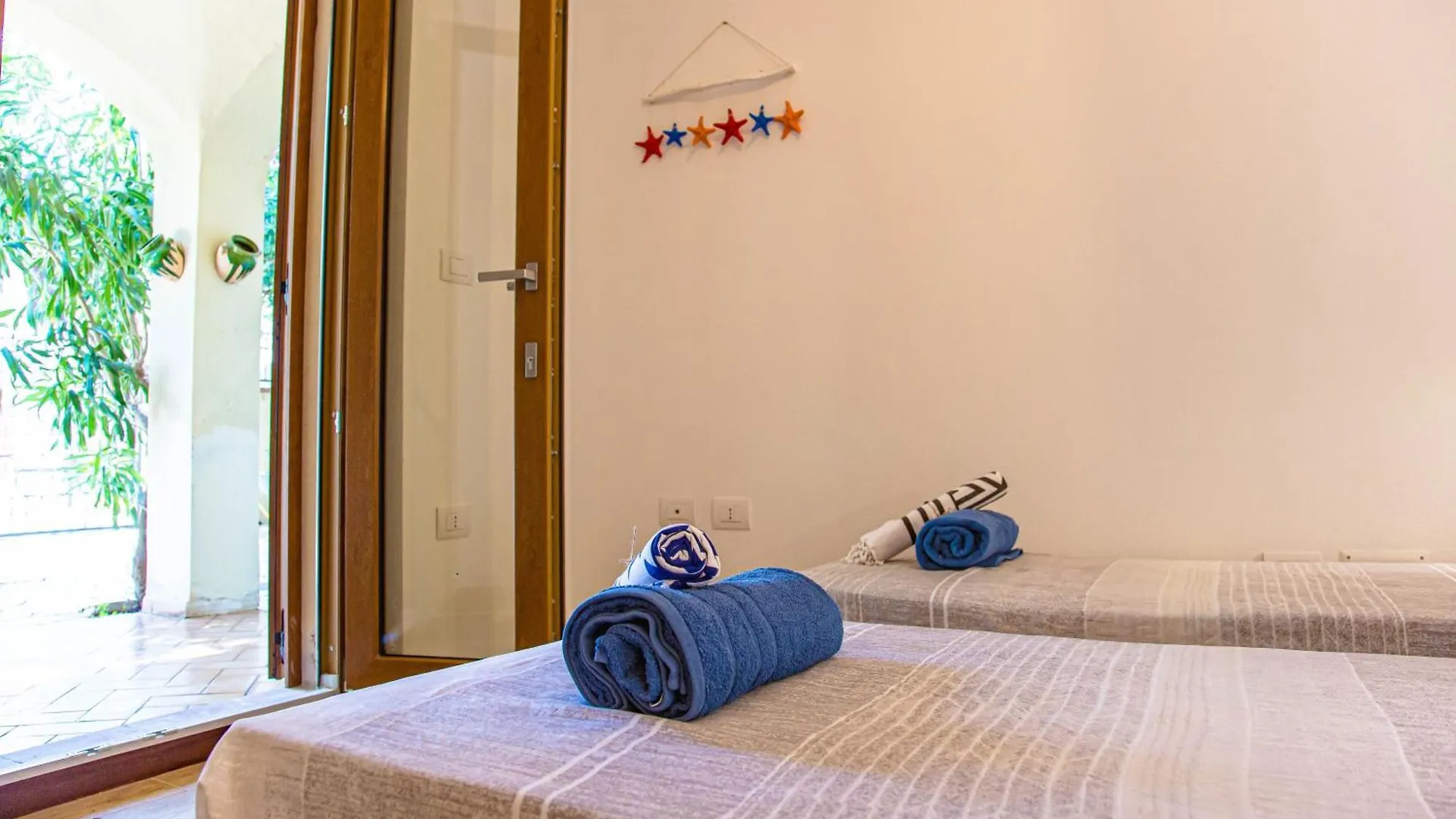 Casa Silvia Marina, Air-Con E Cortile Iun R3673 Apartment Cala Gonone