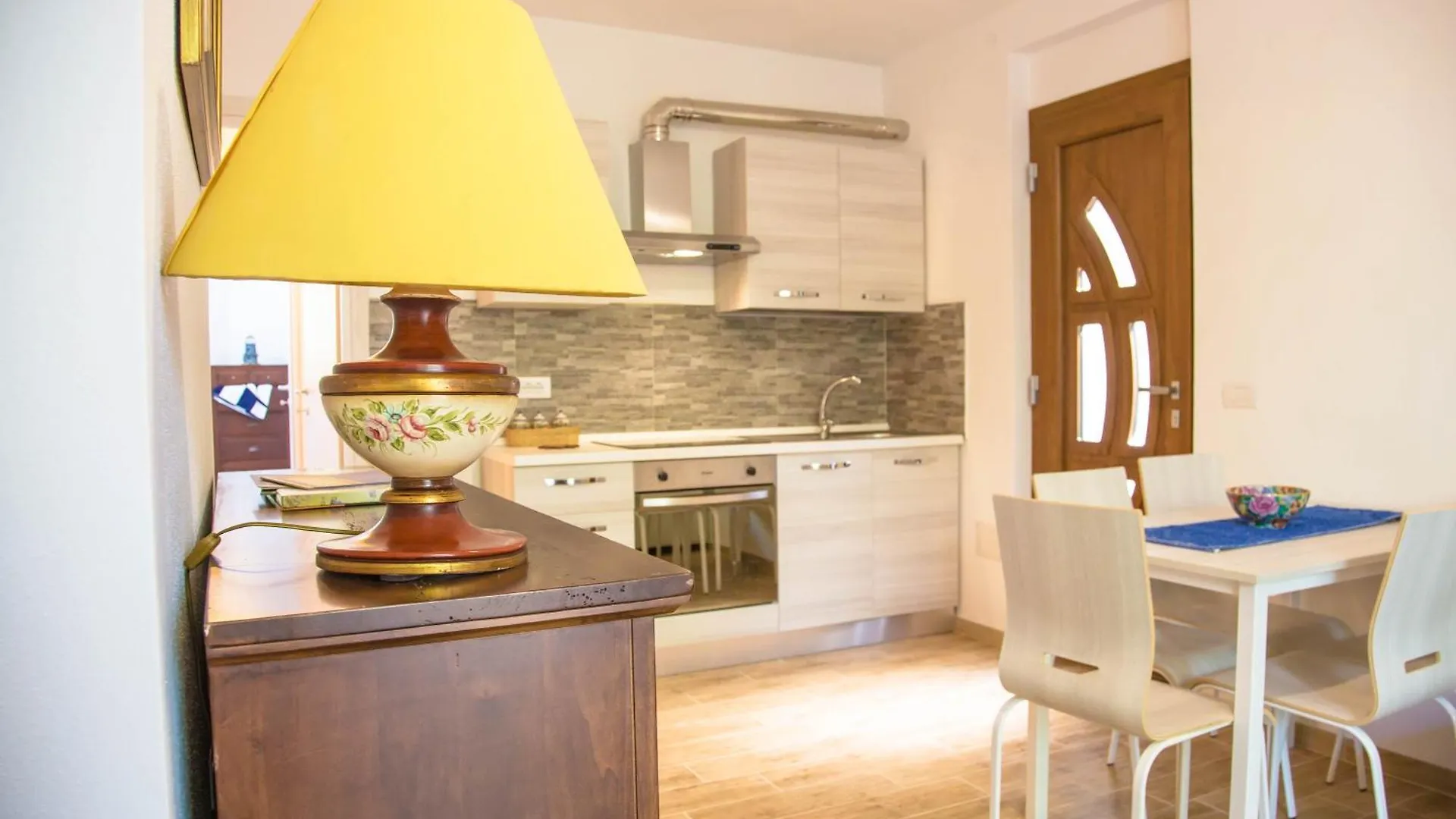 Casa Silvia Marina, Air-Con E Cortile Iun R3673 Apartment Cala Gonone
